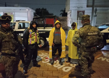 Gobierno de Cuautlancingo realiza trabajos urgentes de desazolve ante las intensas lluvias de este sábado