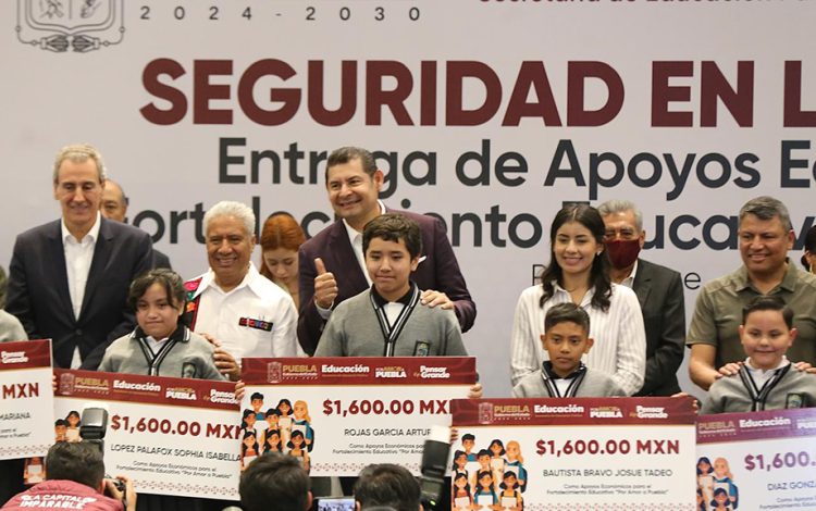 Con seguridad en educación, gobernador Armenta cumple sueños de la niñez poblana