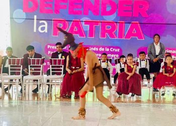 Se gradúan niños y jóvenes con arte y buena formación académica