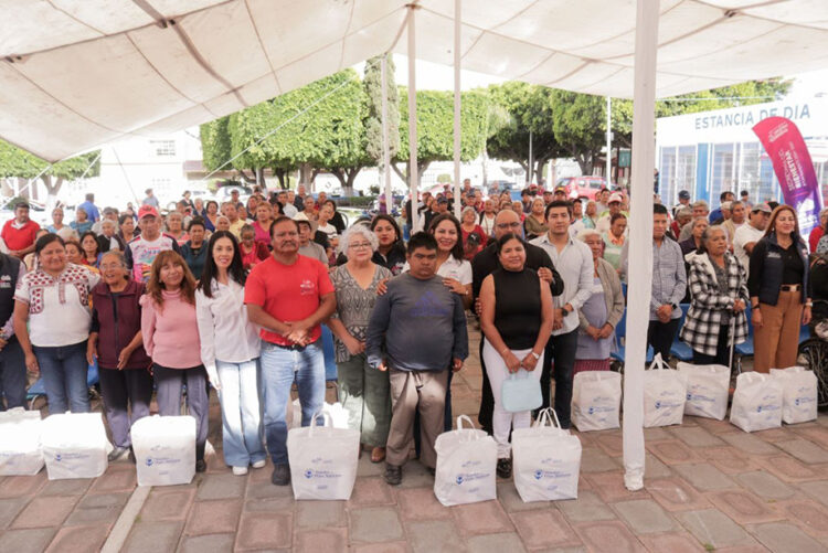 Continúa Lupita Cuautle con entrega de apoyos alimentarios a familias sanandreseñas