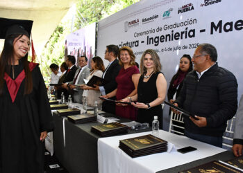 UTH egresa 628 profesionistas y reafirma consolidación en la formación de talento