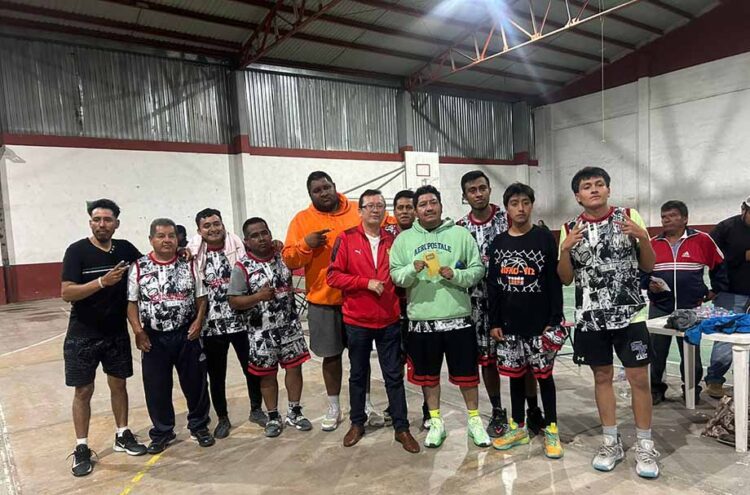 Gran final del torneo de basquetbol en Ixcaquixtla