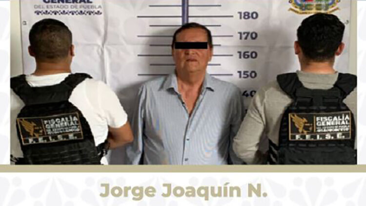 Cumple la FGE orden de aprehensión contra octogenario por presuntamente extorsionar a su hijo con 30 millones de pesos