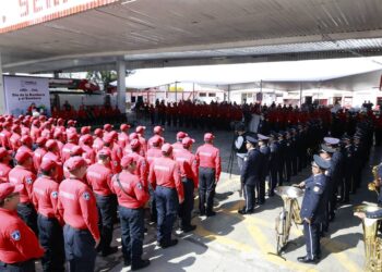 Reconoce SSP a bomberas y bomberos destacados en su día