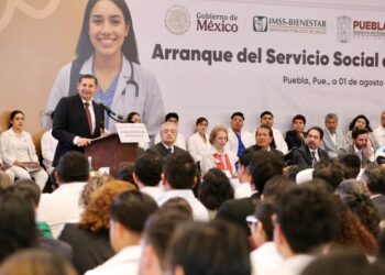 Gobierno de Puebla impulsa a jóvenes talentosos que cuidan salud de poblanos