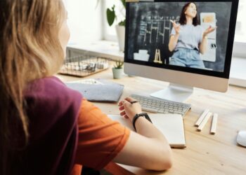 Es importante formar al profesorado en las nuevas tecnologías: académica IBERO Puebla