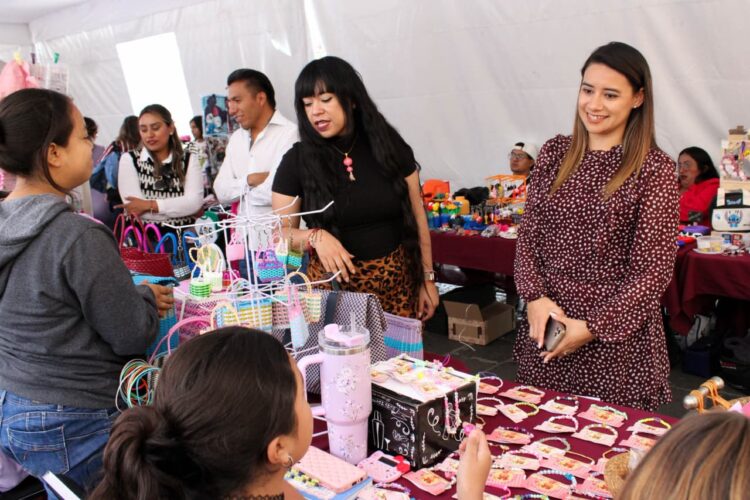 Más de 50 emprendimientos participaron en el Mercadito de las Juventudes