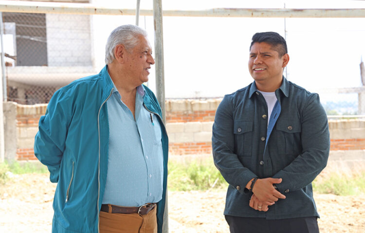 Supervisa Omar Muñoz arco techo en San Lorenzo Almecatla