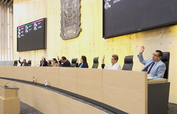 Presentan en el Congreso propuesta legislativa para reducir brecha salarial de género