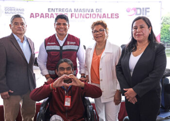 Omar Muñoz encabeza entrega de aparatos funcionales