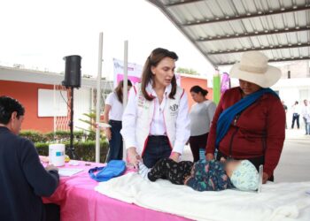 MariElise Budib da seguimiento al programa “Pequeños Imparables” en San Miguel Espejo