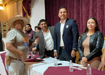 Credencialización brinda certeza al sector artesanal poblano