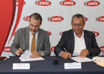 Firma CEASPUE convenio con CMIC para fortalecer obra hídrica en Puebla