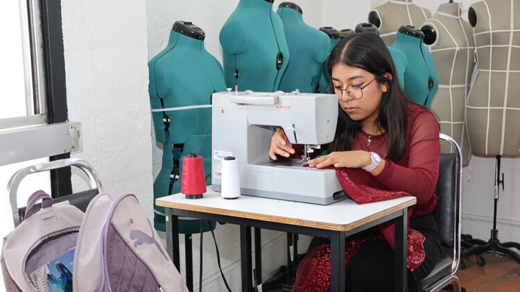 SEDIF promueve carreras técnicas en Centros de Capacitación y Desarrollo (CECADE)