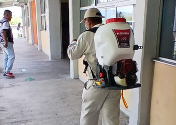 Impulsan jornada de fumigación en escuelas de Chietla