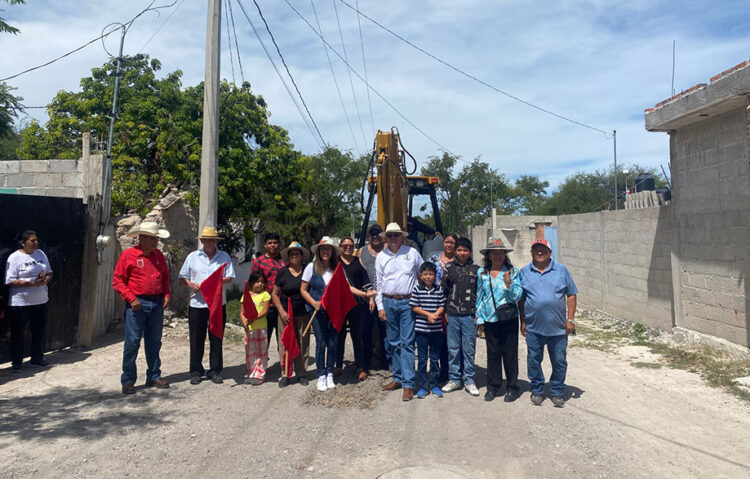 Construyen una vialidad digna para el Barrio La Soledad
