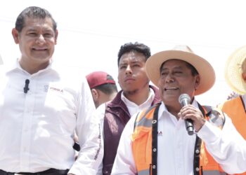 Más de 4 mil calles pavimentadas en Puebla capital, al cierre de 2025: Armenta