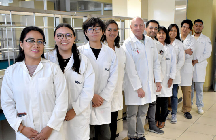 En la BUAP desarrollan nanomateriales como inhibidores bacterianos y compuestos anticancerígenos