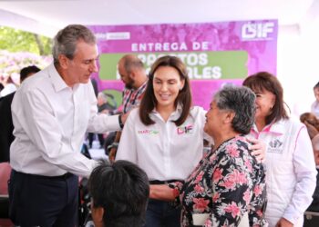 Entregan Pepe Chedraui y MariElise Budib aparatos ortopédicos para mejorar movilidad de las y los poblanos
