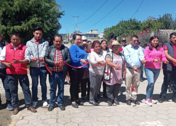Inauguran pavimentación en San Miguel Tianguistenco