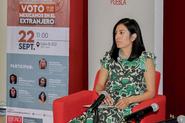 IEE realiza conversatorio en Ibero Puebla