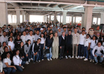 “La Bonita” y “El Chelis” reconocen a equipos representativos UDEP