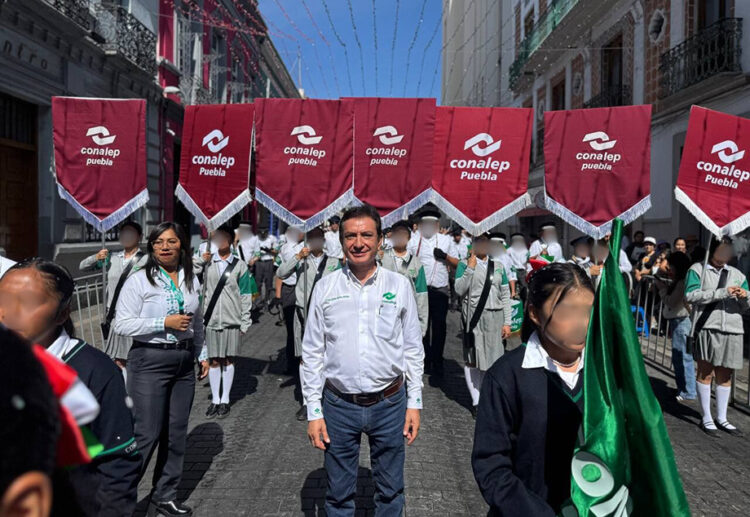 Refuerza Conalep Puebla valores cívicos en desfile del 16 de septiembre