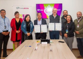 Firma DIF Puebla Capital convenio con Farmacias Fleming en beneficio de las y los poblanos