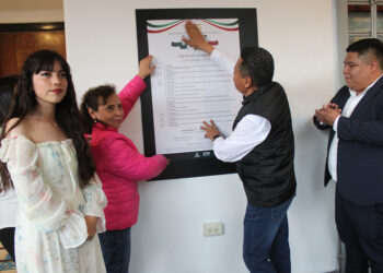 Presenta Armando Aguirre a la reina de las Fiestas Patrias Coronango 2025