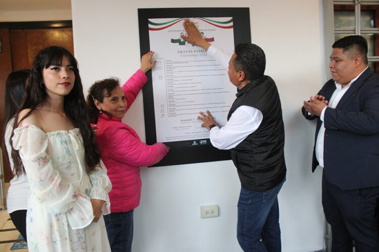 Presenta Armando Aguirre a la reina de las Fiestas Patrias Coronango 2025