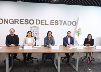 Presentan iniciativa para fortalecer y ampliar las atribuciones del Comité de Atención Ciudadana del Congreso