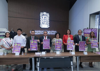 Autoridades de San Miguel Xoxtla presentan cartel oficial de la 33ª Feria de la Chamarra en el Congreso del Estado