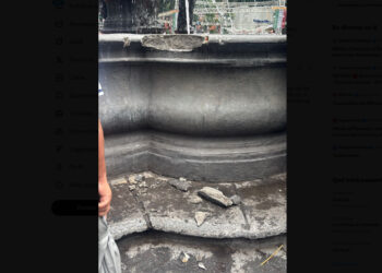 Detuvieron a jóvenes que se manifestaban al llegar al Zócalo por dañar la Fuente de San Miguel