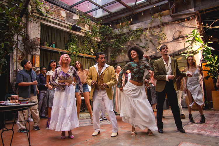 Grupo mexicano La Bendición reinventa la salsa romántica con estreno de “La Perla”
