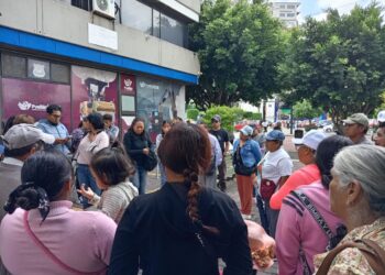 Exigen colonos continuidad a obra del pozo de agua