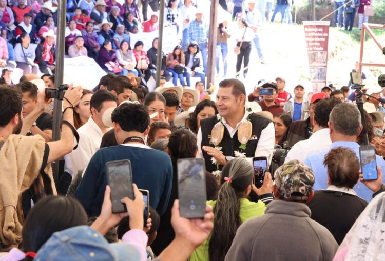 Con apoyos históricos al campo, gobierno estatal impulsa producción agrícola en Cuautempan