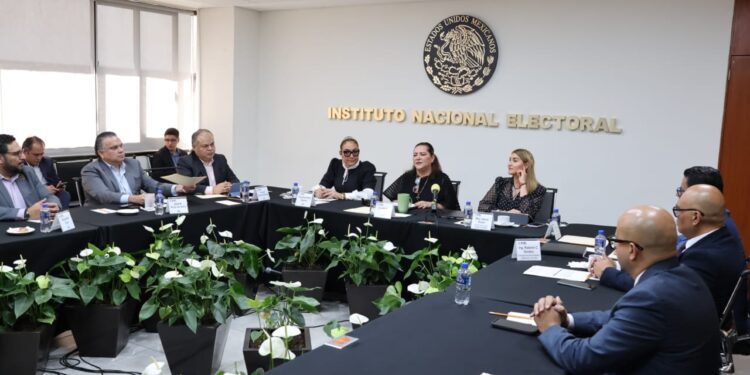 Firman convenio de colaboración el INE y la FGE en materia de Identificación Humana