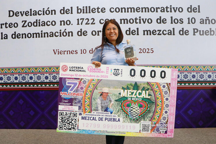 Billete conmemorativo de Lotería Nacional honra el décimo aniversario del Mezcal Poblano