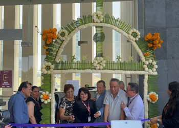 Santa Inés Ahuatempan presenta ofrenda monumental en el IPAM