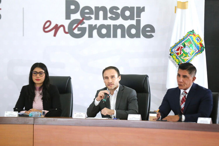 Con aplicación correcta de recursos y ahorro del 68%, en Puebla Capital se rehabilitan 1,200 calles