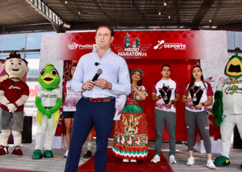 Presenta Gobierno de la Ciudad rutas, playera y medalla del Medio Maratón 21K Puebla 2025