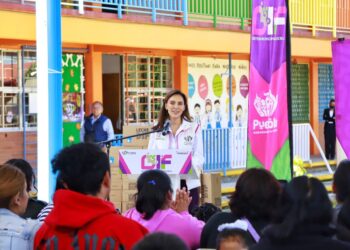 DIF Puebla Capital entregó más de 5 mil paquetes de desayunos escolares fríos en el Jardín de Niños 5 de Mayo