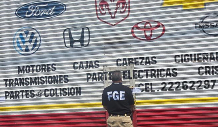 Cateo en inmuebles de la 46 poniente; asegura placas y autopartes reportadas como robadas