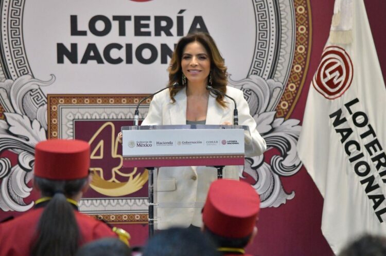 Develan billete de Lotería Nacional por los 45 años de la Comisión Mexicana de Ayuda a Refugiados