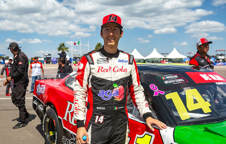 AGA Racing Team y Alex de Alba Jr., se juegan en Puebla el título 2025 de NASCAR México Series