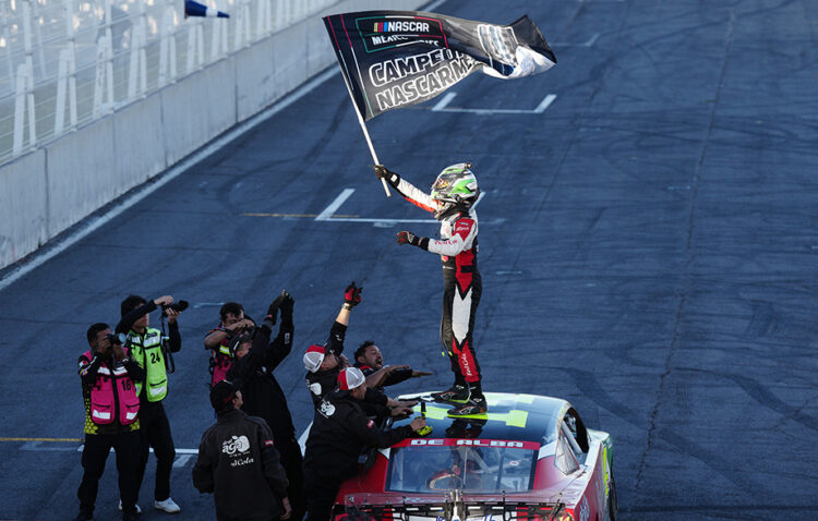 AGA Racing Team y Alex de Alba Jr., campeones de NASCAR México Series 2025 en una final para la historia