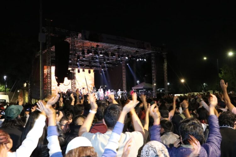 Más de 7 mil personas disfrutaron del concierto de Los Auténticos Decadentes