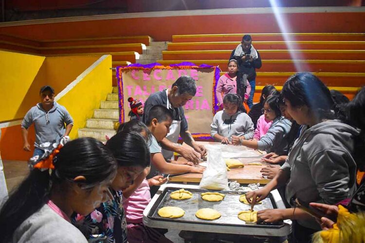 Huitzilan promueve el rescate de las tradiciones de «Día de muertos»