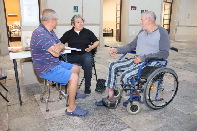 SEDIF ofrece refugio nocturno cálido a personas mayores en temporada invernal