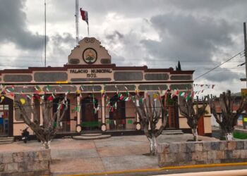 Mejoran espacios públicos en San Pedro Tlaltenango con Obra Comunitaria